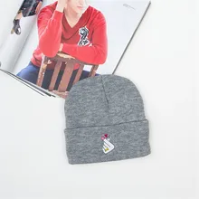 Модная зимняя шапка с мультяшным принтом вязанная шапка с вышивкой Теплая Зимняя кепка трендовая для женщин и девушек вязаная шерстяная шапка для мужчин