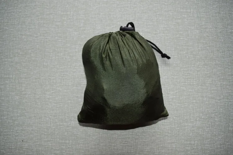 SWIFT-250x135cm-Portable-Army-Green-High-Strength-Parachute-Nylon-Camping-Mosquito-Hammock-With-Mosquito-Nets (2)