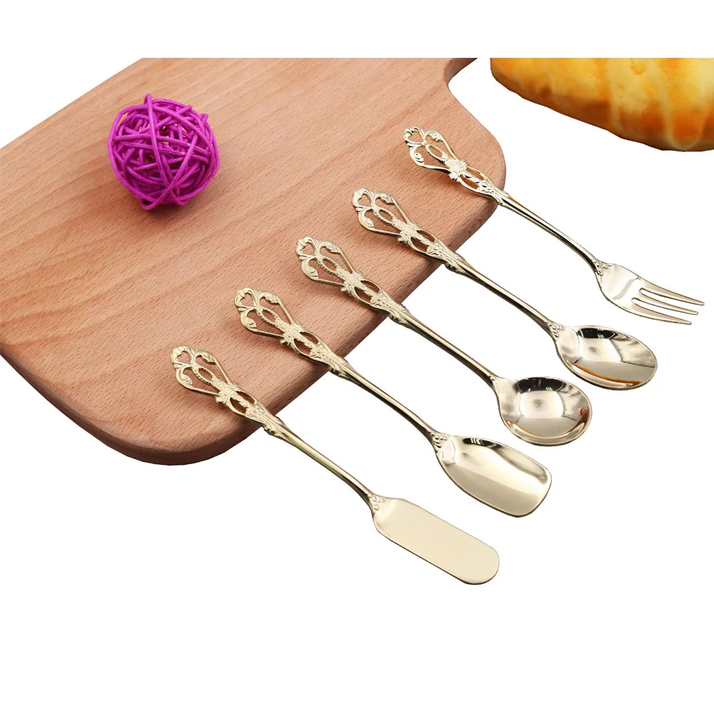 

Hot Sale Vintage Hollow Embossed Gold Tableware Set 304 Stainless Steel Silver Gold Knife Forks Western Dinnerware Set 5 Pcs