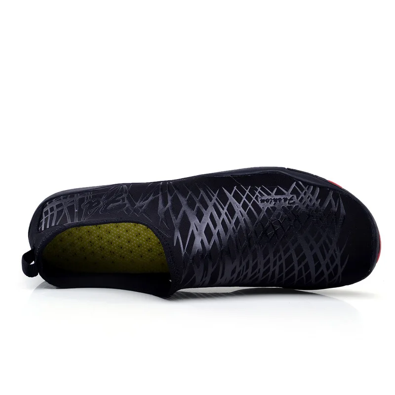 جديد تنفس الأزواج الصيف أكوا أحذية الرجال النساء المنبع أحذية صنادل شاطئ النعال الرياضة الغوص تصفح الجوارب رياضة رياضية