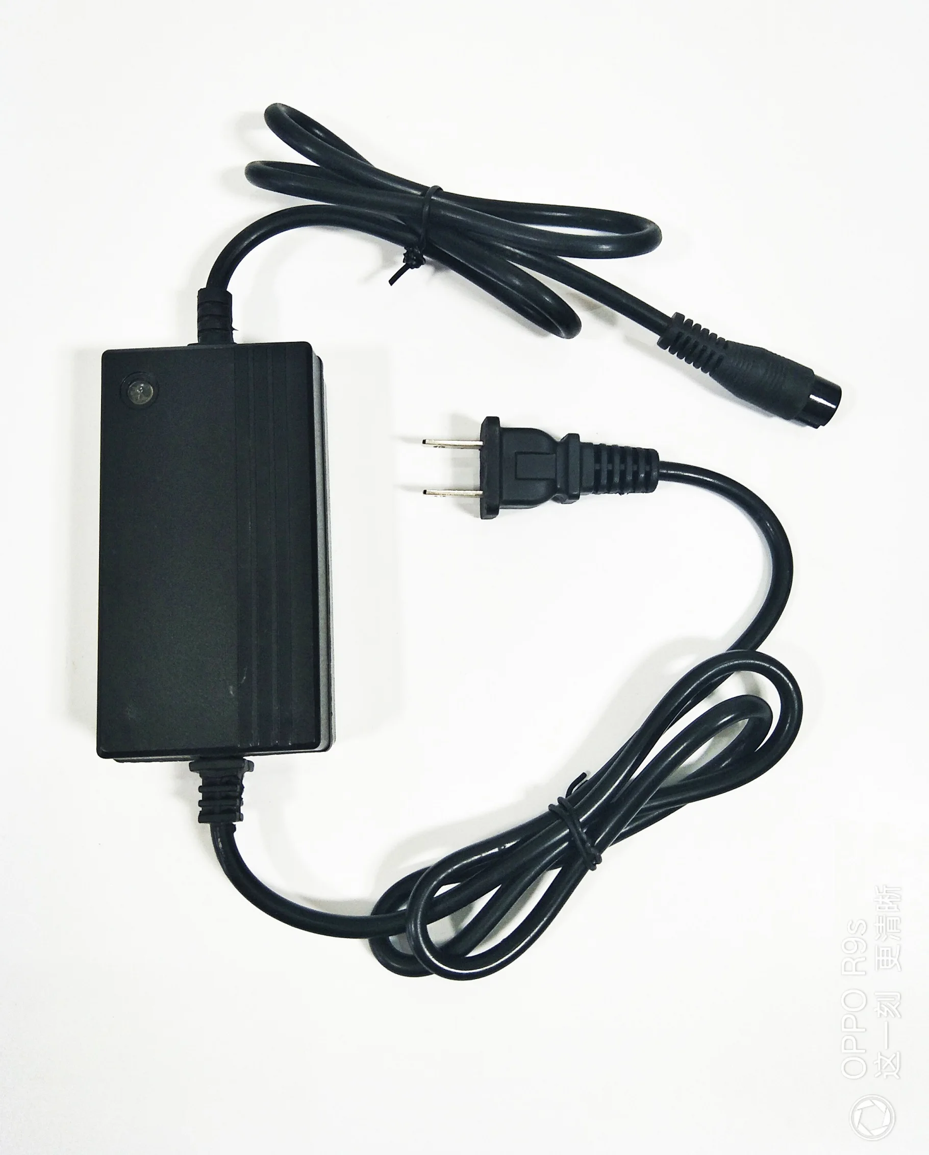 

12 Volt 1.5 Amp Battery Charger Razor Electric Scooters Electric Bikes Scooters E-bike