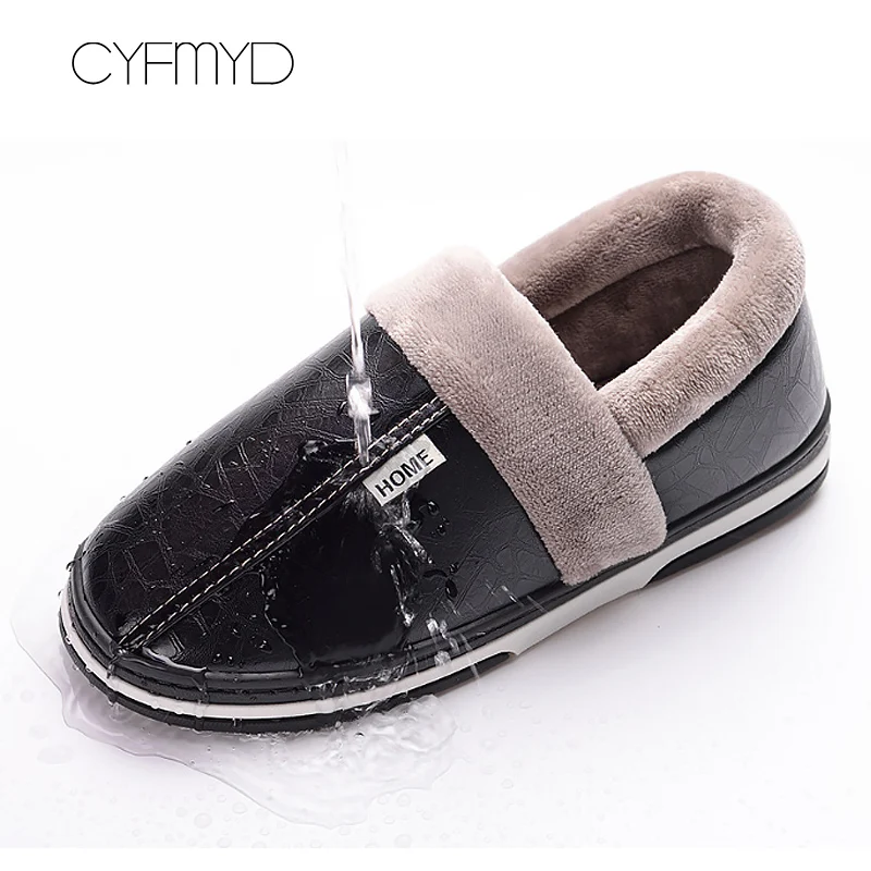 Cena Zimowe skórzane kapcie dla mężczyzn Plus rozmiar 48 solidne podeszwy kapcie futrzane strona główna 2019 odporne na zużycie ciepłe chłopięce pantofle wewnętrzne