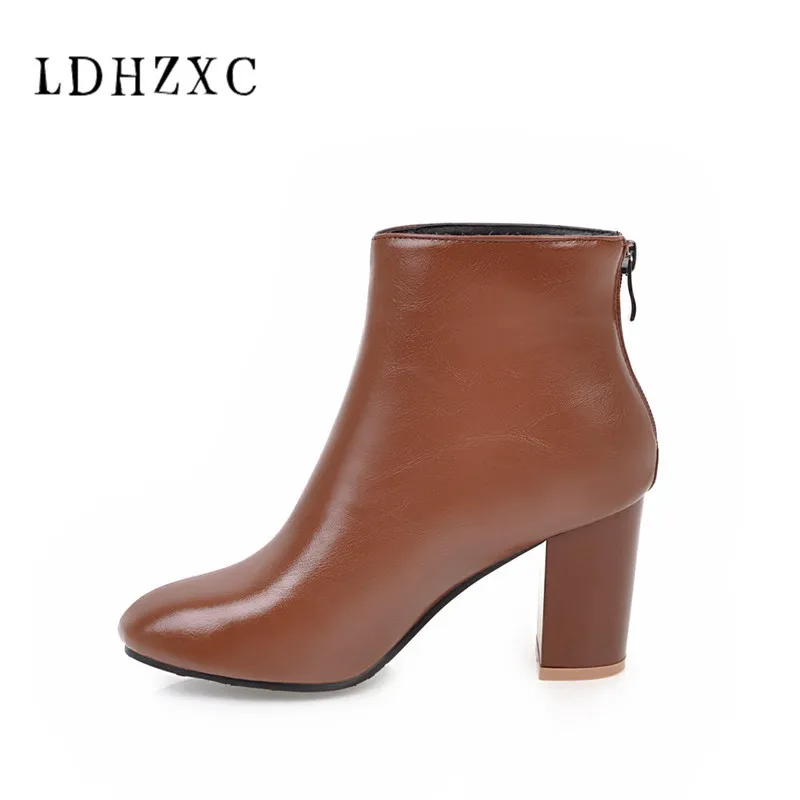 

LDHZXC 2018 new Soft Pu Leather Womens Low Heel Ankle Boots Round Toe Booties Female Comfortable Winter Shoes Plus Size 43