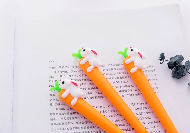 32 шт./партия кролик с морковкой гелевая ручка милые 0,5 мм черные чернила простая ручка, письменные принадлежности Подарочный материал Escolar письменные принадлежности