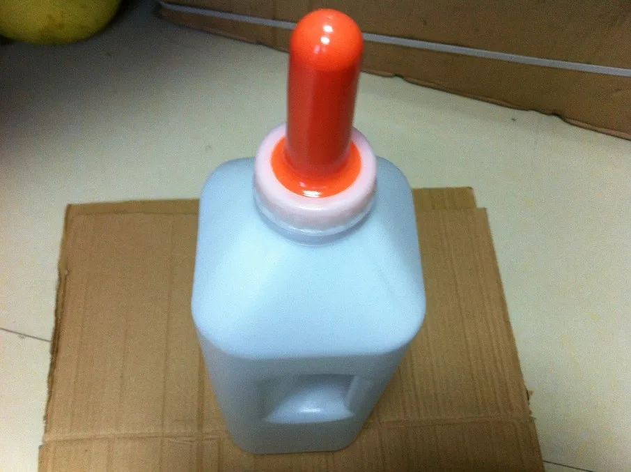 

Plastic Calf Feeding Bottle 3Liters With Silicone Rubber Teat