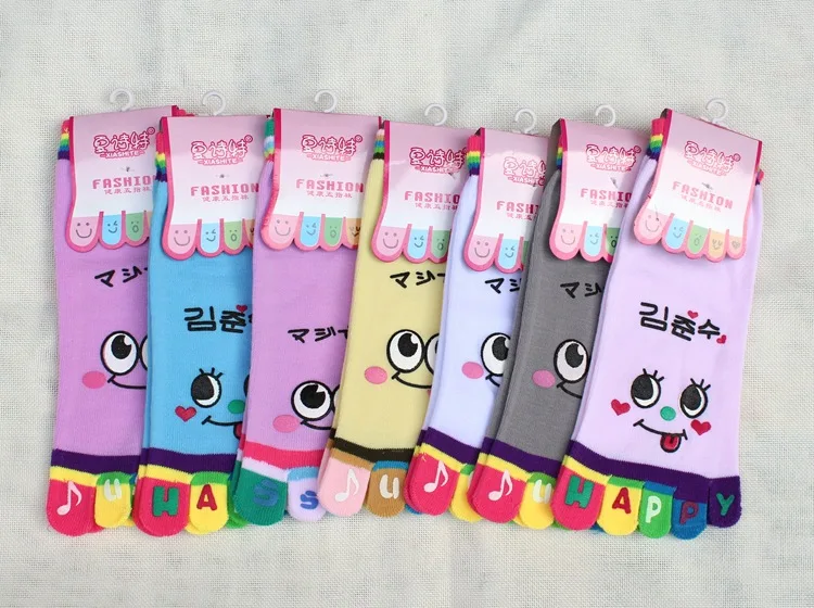 Spring Fall 2 pairs a Lot Woman Cute Cartoon Smile face Printed Separate Toe Socks Autumn Five Fingers Women Girl Cotton Sock Size 34-39 EUR 6 Colors (1)