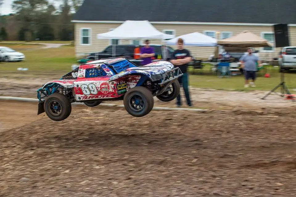 Losi 5ive t на радиоуправлении на бензине