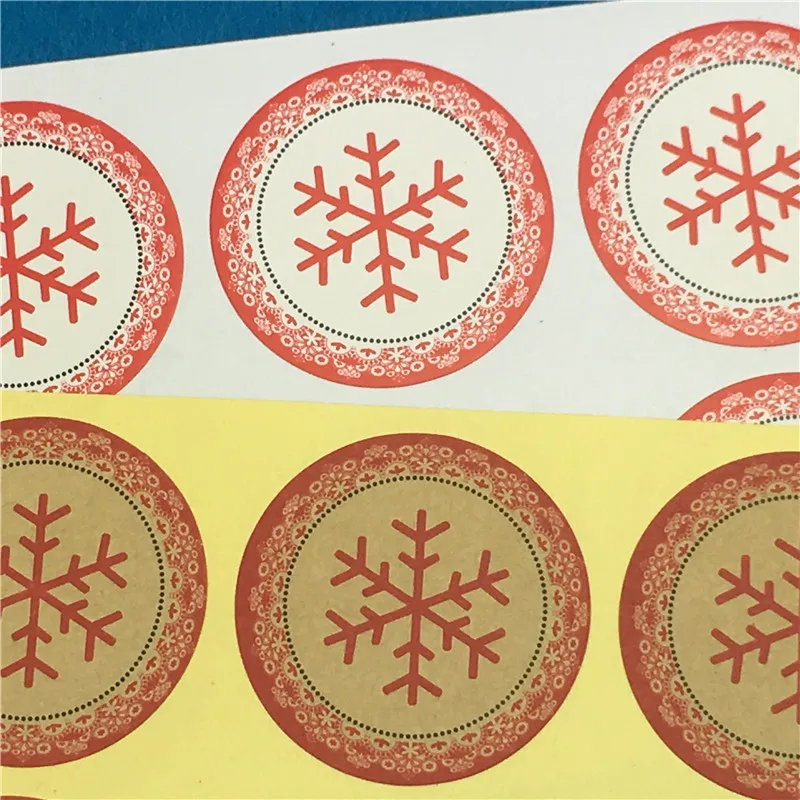 

300PCS/Lot Sticker Labels Snowflake Handmade 3.5x3.5cm Adhesive Stickers For Wedding Cake Bags Boxes Party Holiday Adornment