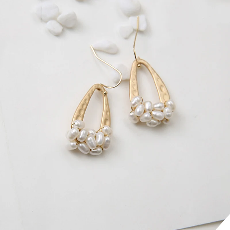 2018 Classic Elegant Matte Metal Gold Color Hollow Natural pearl Earrings For Women Ornaments Charm Fashion Jewelry Gift