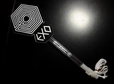 

[MYKPOP]EXO Light Stick Concert Supporting White Concert Lightstick XIUMIN SUHO LAY BAEKHYUN D.O. KAI SEHUN SA18043007