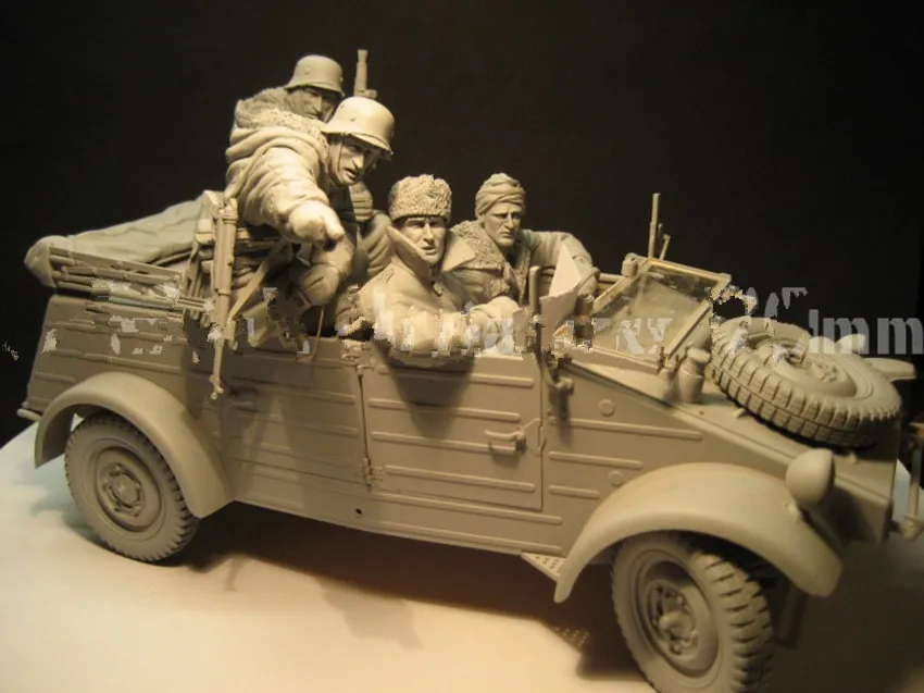 

120MM Resin Figure Model Kit Unassambled Unpainted 16162 (4 figures no car)