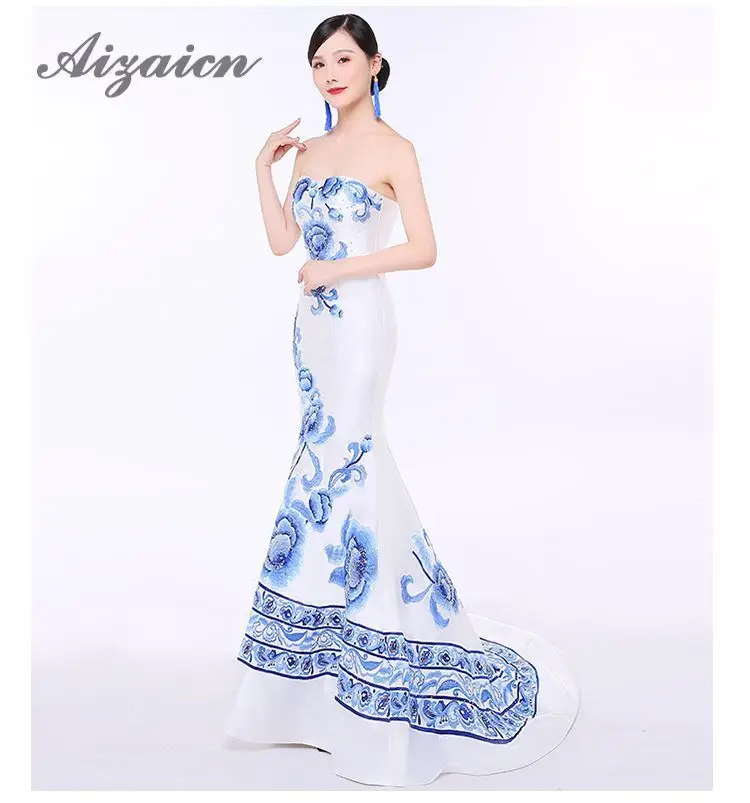 Blanc фарфор Cheongsam Роскошные Длинные вечерние платья мода показывает шлейфом Традиционный китайский Свадебные Китай 15 стиль