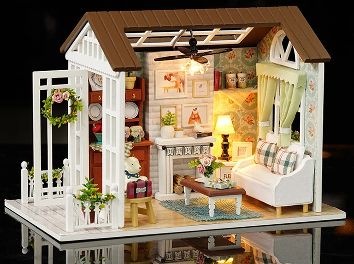 CUTEBEE mucineca для дома miniatura DIY Mujer с muebles de casa de madera de juguetes para los nivienos de vacaciones Z009