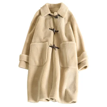 

New Winter 2018 Fur-integrated Sheep-sheared Fur Lamb Horn Button Coat Looks Thick Solid Woolen Overcoat Trend Coat Feminino