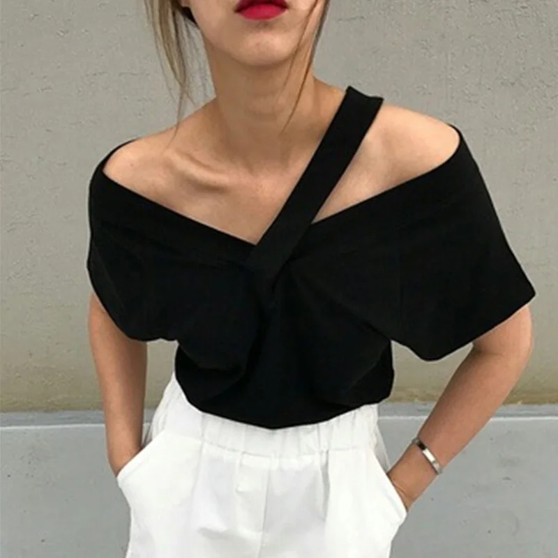 

2019 summer black V-neck sling short-sleeved T-shirt women's new Korean splice sexy fashion T-shirt wild white large size Tees