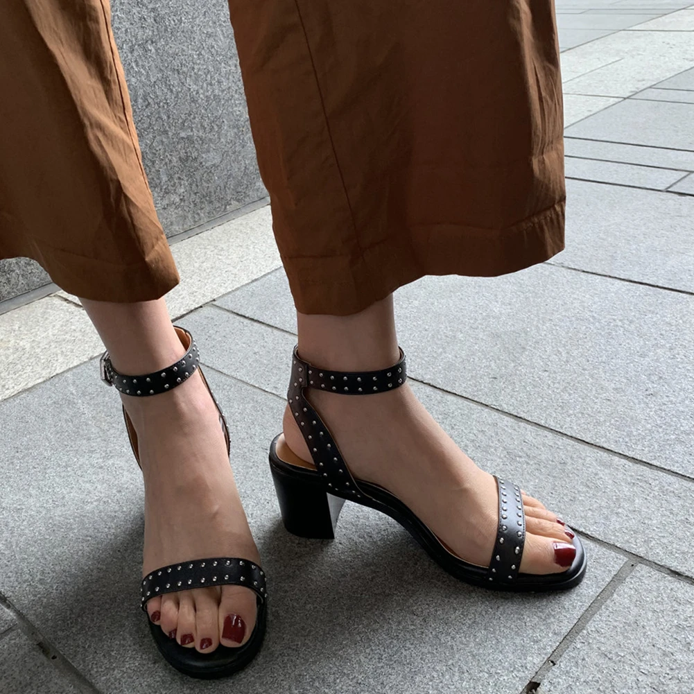 

fahsion genuine cow leather summer sandals women 2019 shoes woman rivets shoes woman sandals