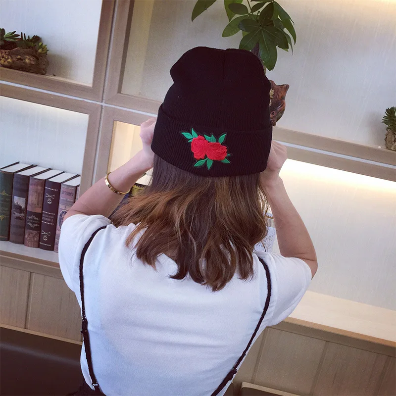 Суси & Рита осень зима вышивка шляпы с розами женские вязаные шапочки Skullies
