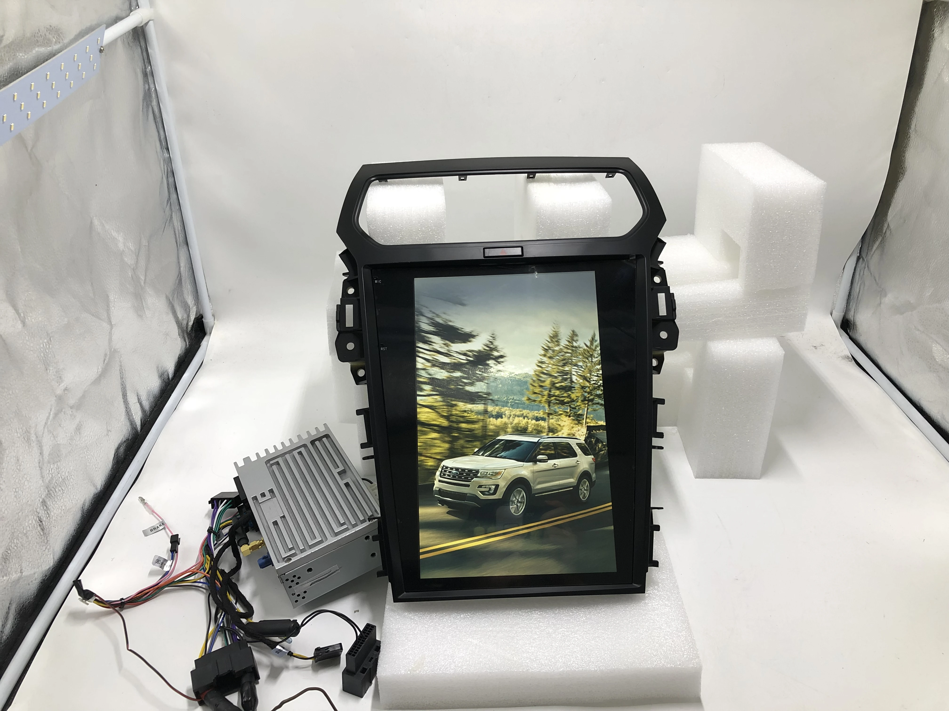 

Tesla style Android 7.1 Car Player GPS Navigation For Ford Explorer 2G 32G 2011 2012 2013 2015 2016 Car Multimedia Audio Stereo