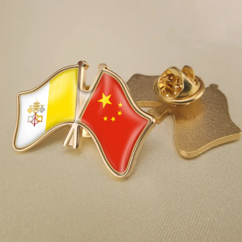 Vatican City State and China Crossed Double Friendship Flags Lapel Pins Brooch Badges | Украшения и аксессуары