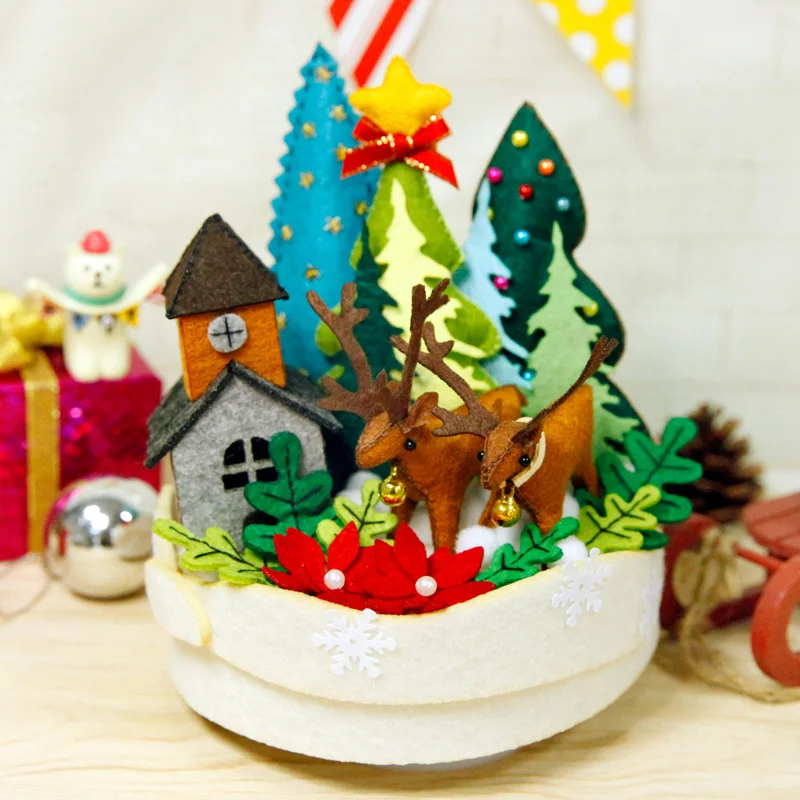 

Lovely Christmas Theme Felt DIY Material Package Environmental Non-woven Felt Applique Ornament Kit Nice Decoration For Home
