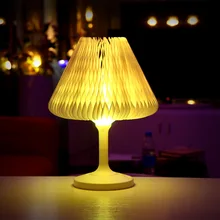 Креативная цветная сменная Настольная мини-лампа с зарядкой через Usb для защиты глаз, прикроватная лампа для спальни, Ночной светильник, подарок на день рождения