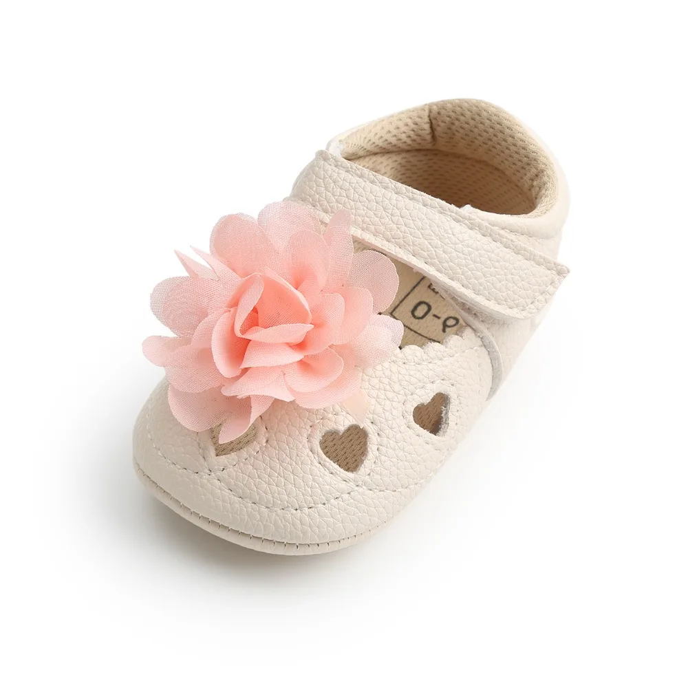 

Big Flower Baby Girl Shoes Heart-Shaped Hollow PU Leather Hook & Loop Soft Sole Infant Baby Sandals Wholesale