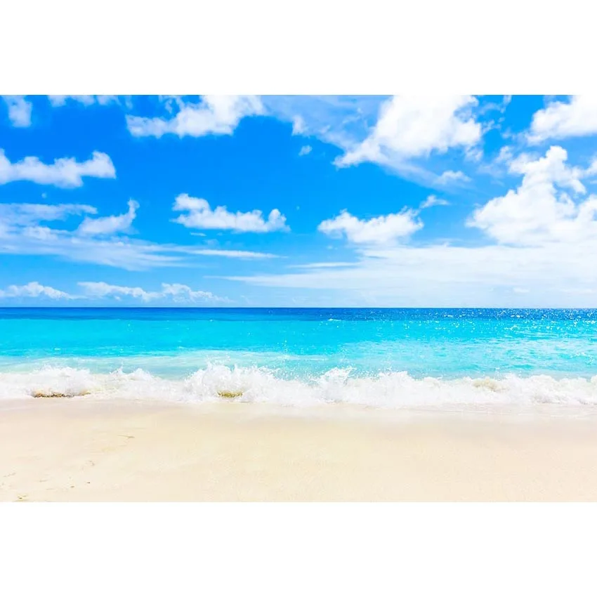 Với nền xanh biển tươi sáng, bức ảnh này chắc chắn sẽ đưa bạn đến một thế giới khác, nơi bạn có thể cảm nhận được sự bình yên và tươi mới mà một bãi biển đầy nắng gió mang lại.