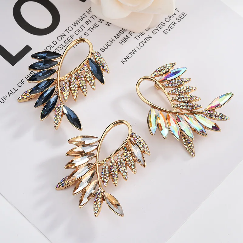 

Trendy Luxury Crystal Rhinestone Elegant Broochs For Girl Women Flower Brooch Pins Dance Prom Jewelry Accessories Wholesale