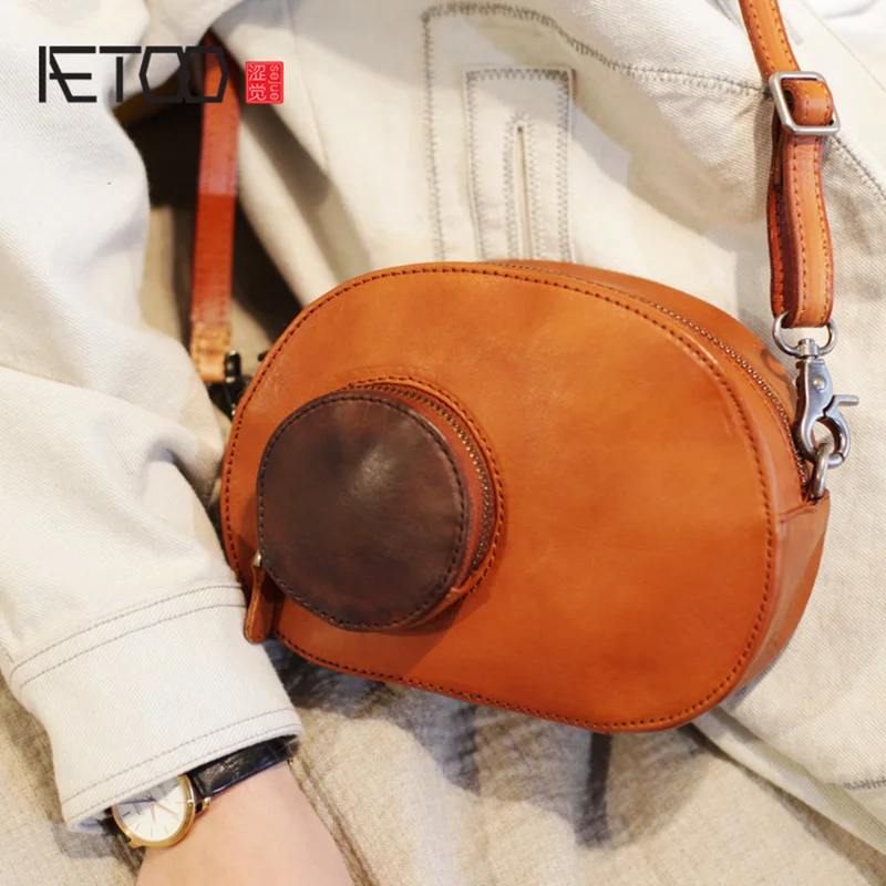 

AETOO Vintage cowhide Round bag, cute sprout handmade leather female bag, literary shoulder bag