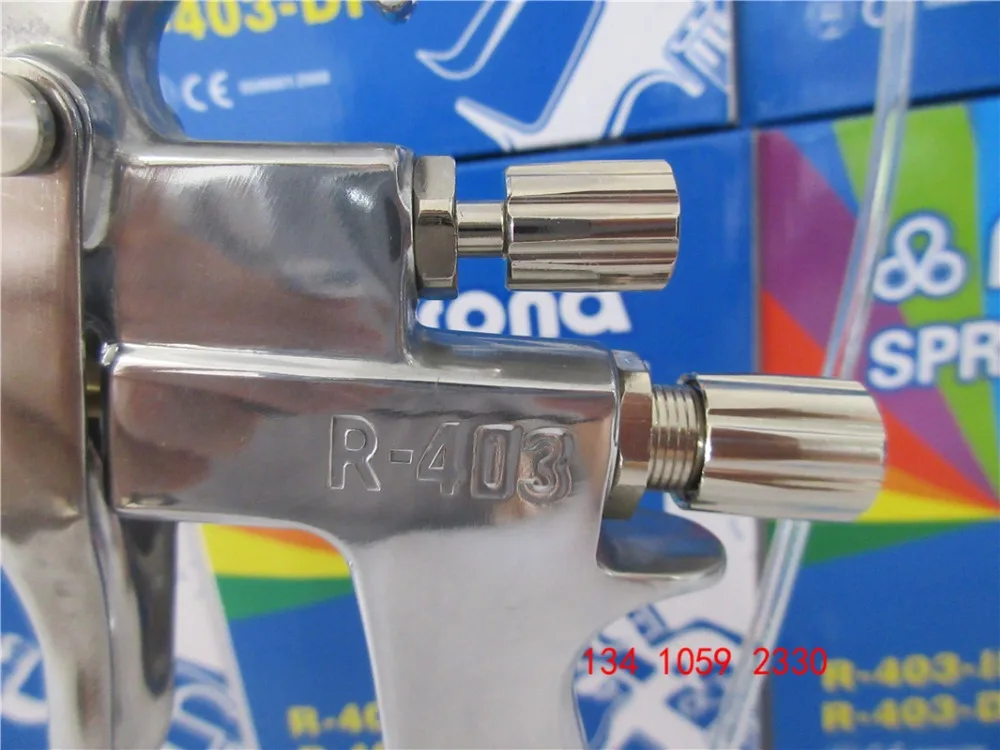 Pressure stabilizing spray gun