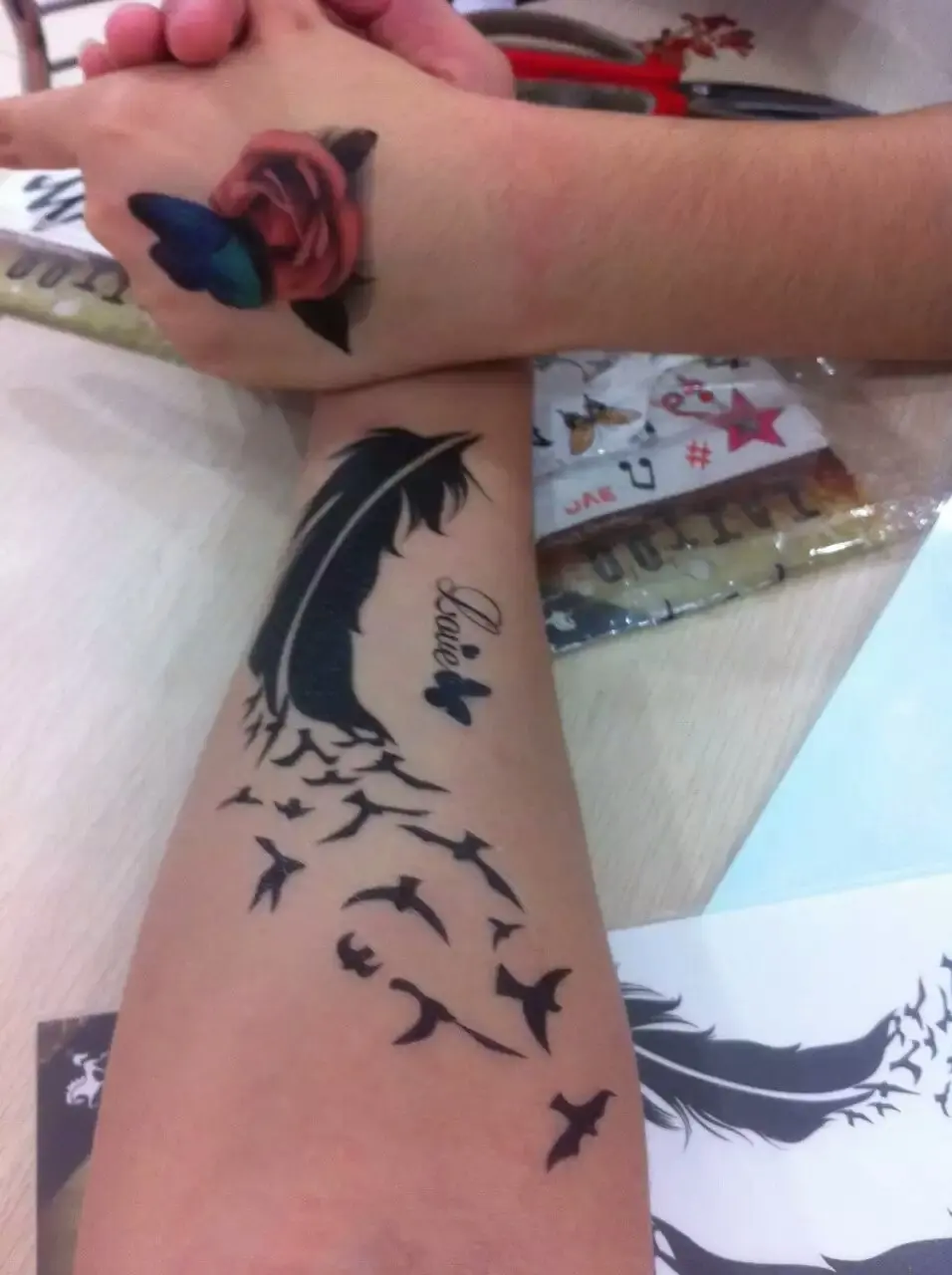 Roi Cheval Oiseau Et Plume Bras Manchon De Tatouage