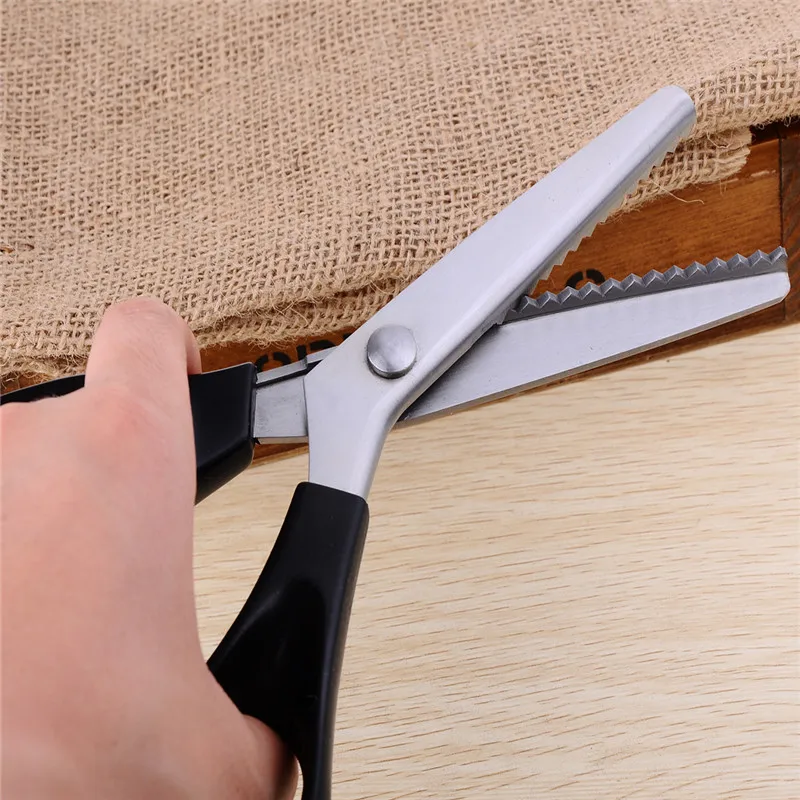 

2017 23CM DIY Necessary Sewing Tools Tailor's Scissors 3/5/7mm Zigzag/Wave Lace Dressmaker's Shears Forfex Free Shipping