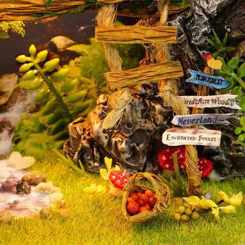 Assemble DIY Doll House Toy Wooden Miniatura Doll Houses Miniature Dollhouse Toys With Furniture Kits for Kids Gift-brown frame