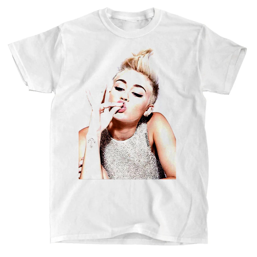 

Miley Cyrus Smoking White T-Shirt - Ships Fast High Quality Men Tee Shirt Tops Short Sleeve Cotton Fitness T-Shirts