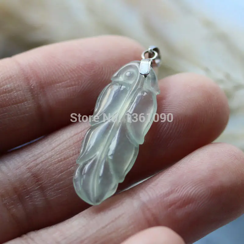 

003433 Natural A Icy Green Jadeite Jade Chinese Carved Leaf 18K White Gold Pendant