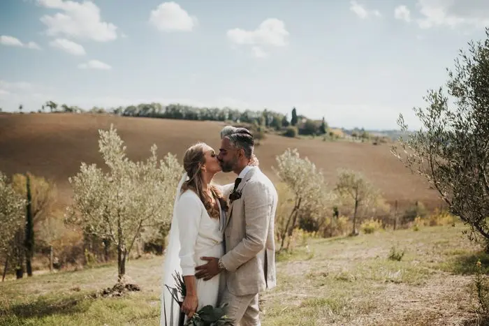 simply-beautiful-tuscan-wedding-at-the-lazy-olive-4-events-16-700x467