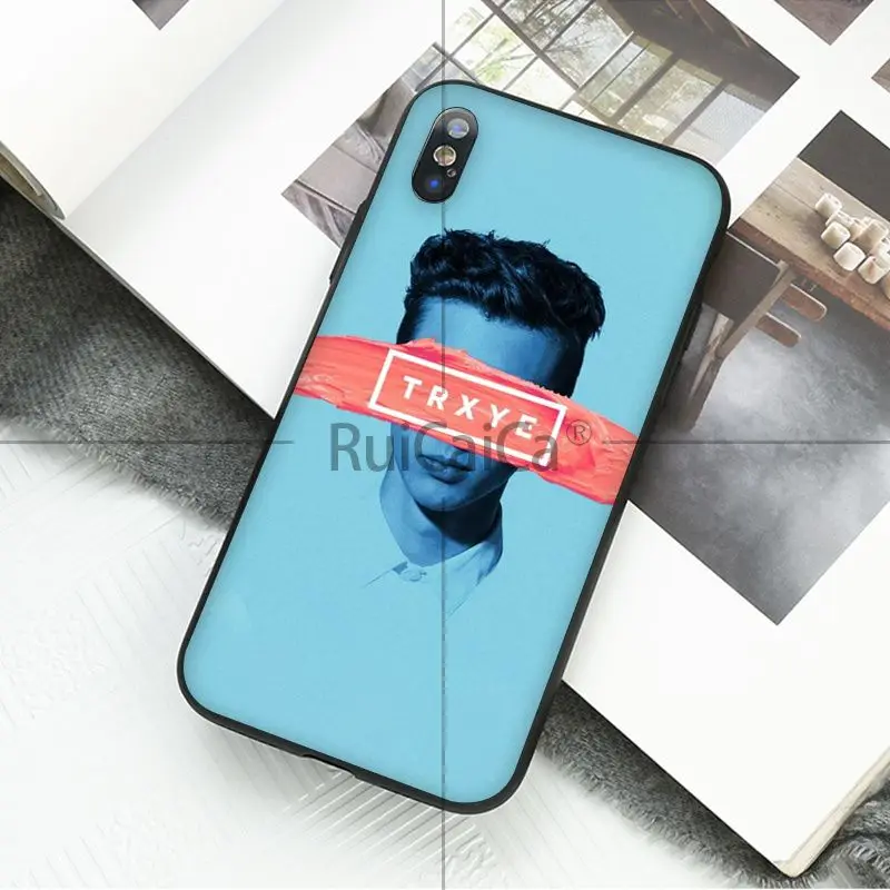 TRXYE Leave this blue neighbourhood