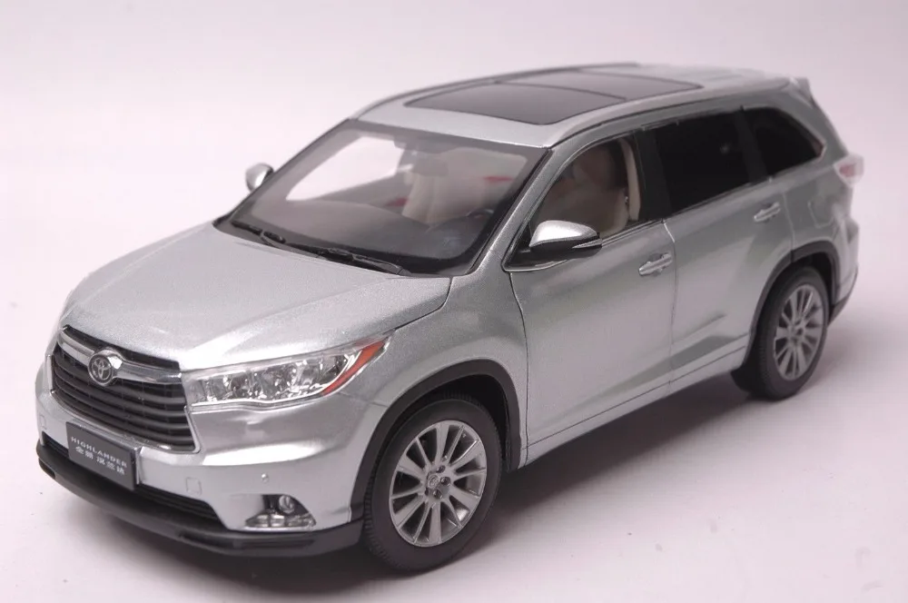 1:18 литья под давлением модели для Toyota Highlander 2015 Серебряный внедорожник сплав