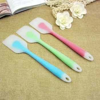 

One-piece silicone drawknife baking tools European standard integrated silicone scraper blade spatula resistant cream cake