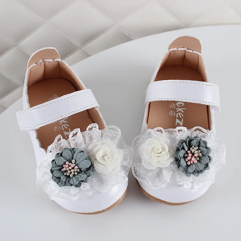 Новое поступление года; детская обувь принцессы с кружевными цветами; тонкие туфли; кожаная обувь для девочек; сандалии для девочек и мальчиков - Цвет: Белый