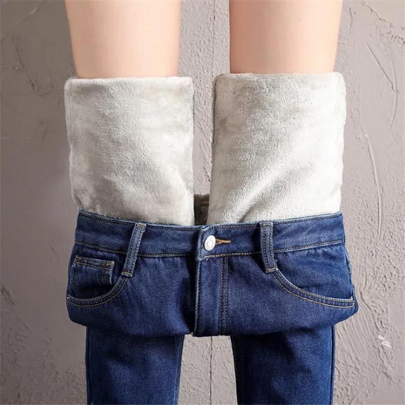 

2018 Denim Plus Size Velvet Pants Female Winter Jeans Woman New Loose Thick Warm Elastic Straight Woman's Jeans Trousers CM1042