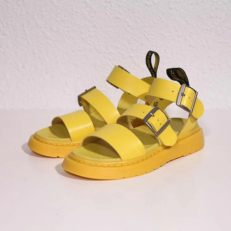 Новинка года; женские повседневные сандалии на плоской подошве из желтой кожи; пляжные сандалии-гладиаторы на толстом каблуке; Синие эспадрильи; красная обувь с пряжкой