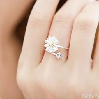 

Anillos Anel Masculino Anel Ring The New South Korean Jewelry Wholesale Fashion Small Fresh Daisy Flower Ring for Women Girl