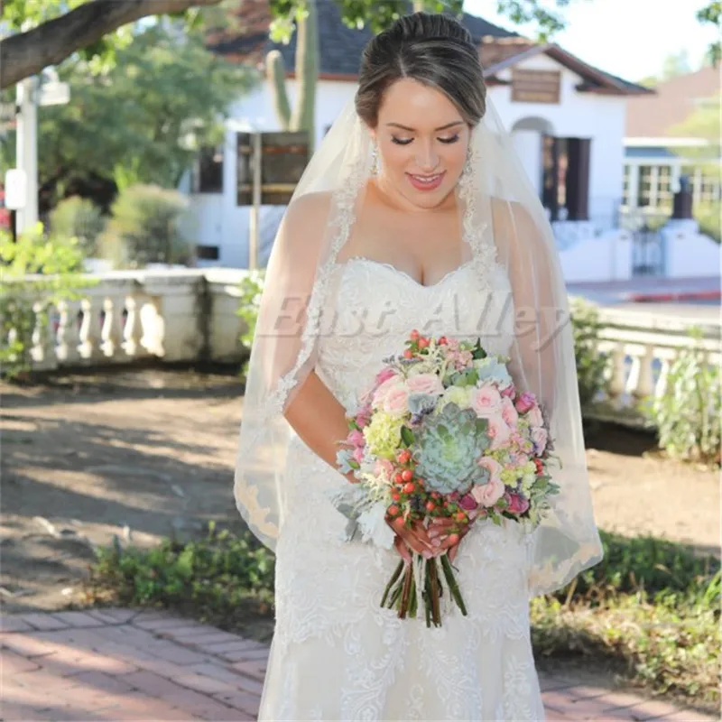 

One Layer Lace Wedding Veil Fingertip Length Bridal Veil in White, Champagne, Ivory