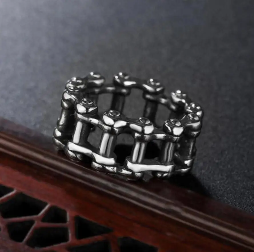 

Fashion Stainless Steel Men's Ring Punk Ring Creative Locomotive Chain Ring