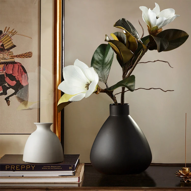 Rustic Style Ceramic Tabletop Vase Solid Black Color Decorative