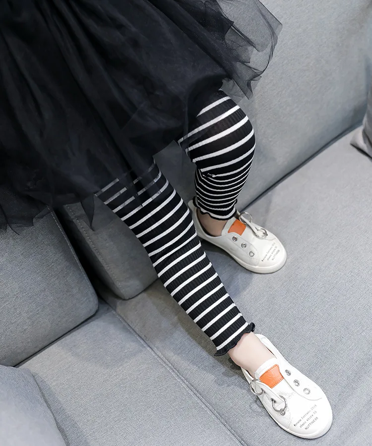 Модные узкие брюки-карандаш для маленьких девочек Теплые детские леггинсы для девочек эластичные длинные леггинсы в полоску из хлопка детские штаны