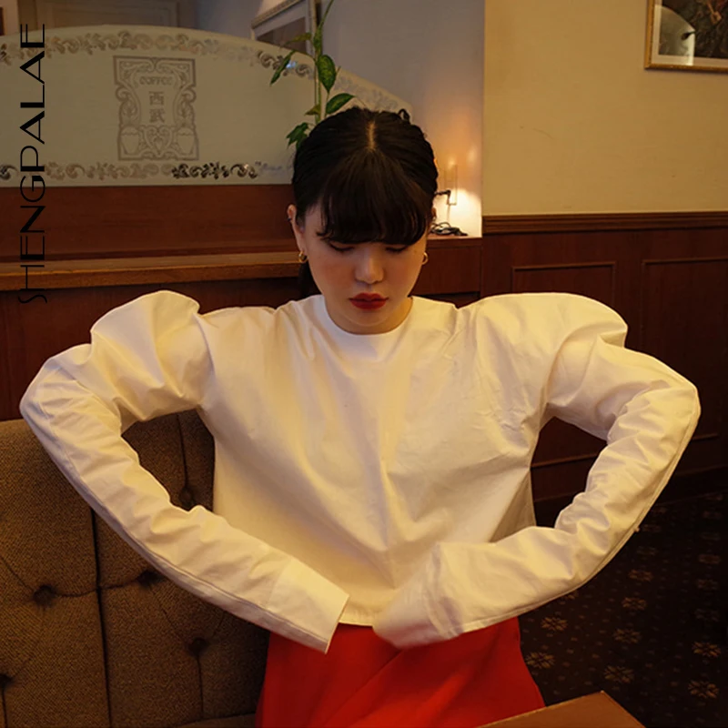 

SHENGPALAE 2019 White Color Back Split Blouses Round Collar Lantern Sleeve Korean Fashion Summer Spring Women Shirt FR400