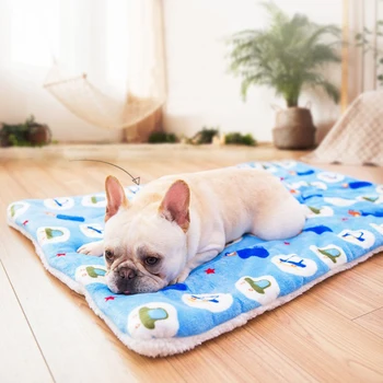 

HEYPET Pet Large Dog Blanket Winter Pet Bed Mat Paw Print Puppy House for Cat Fleece Lounger Dogs Cushion Cats Nest Supplies