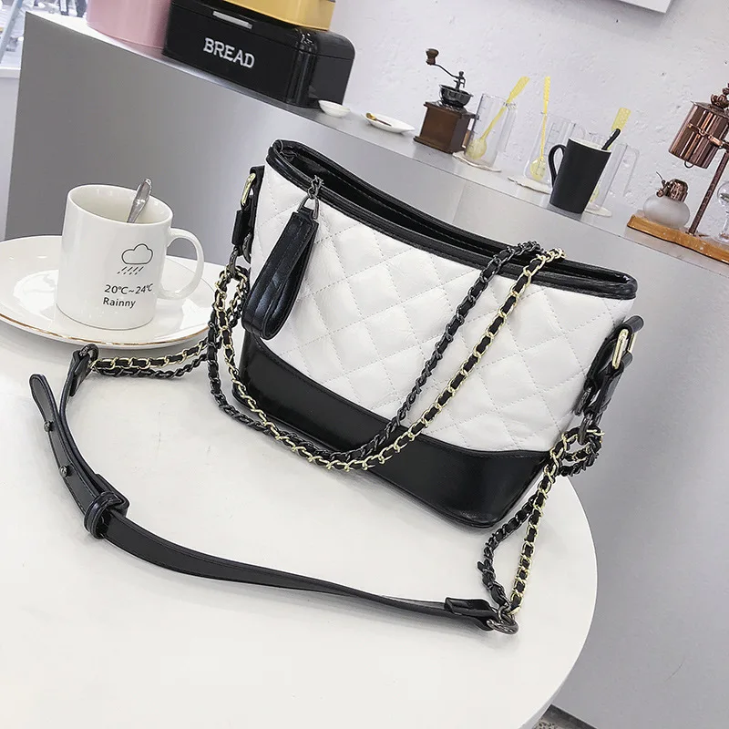 

Women's wandering bag female 2018 winter new wild small fragrance rhombic chain bucket bag female Messenger bag